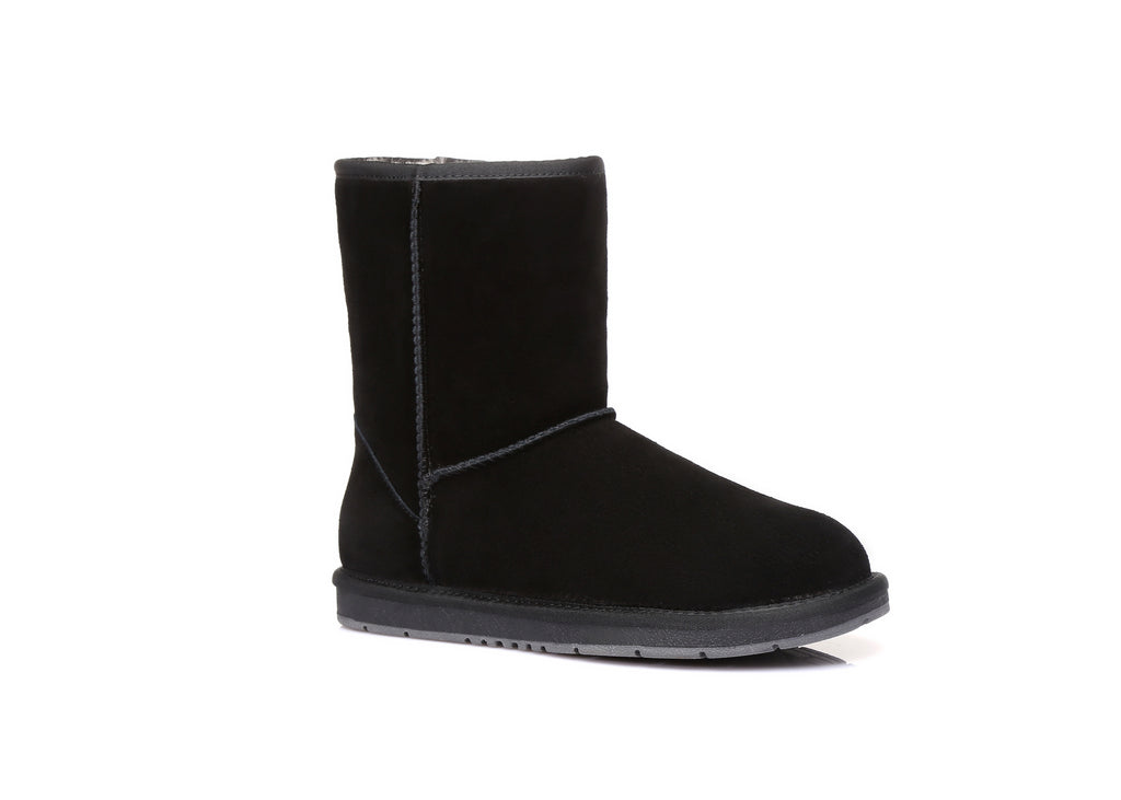 SALE. SHORT Ugg Boots