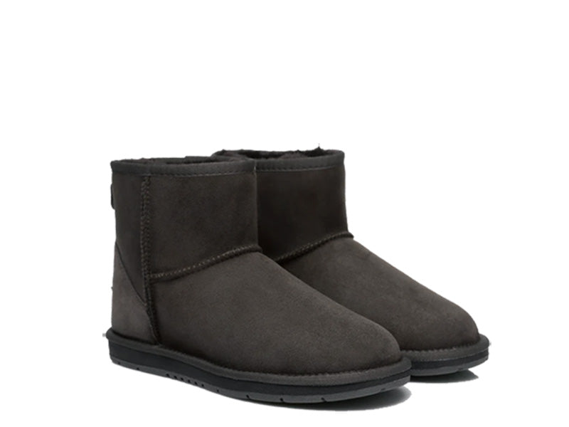 SALE. CLASSIC MINI ugg boots